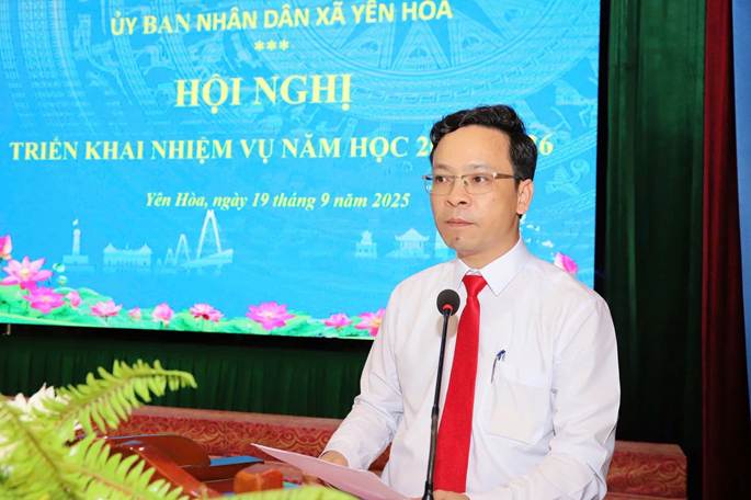 A person in a red tie

AI-generated content may be incorrect.