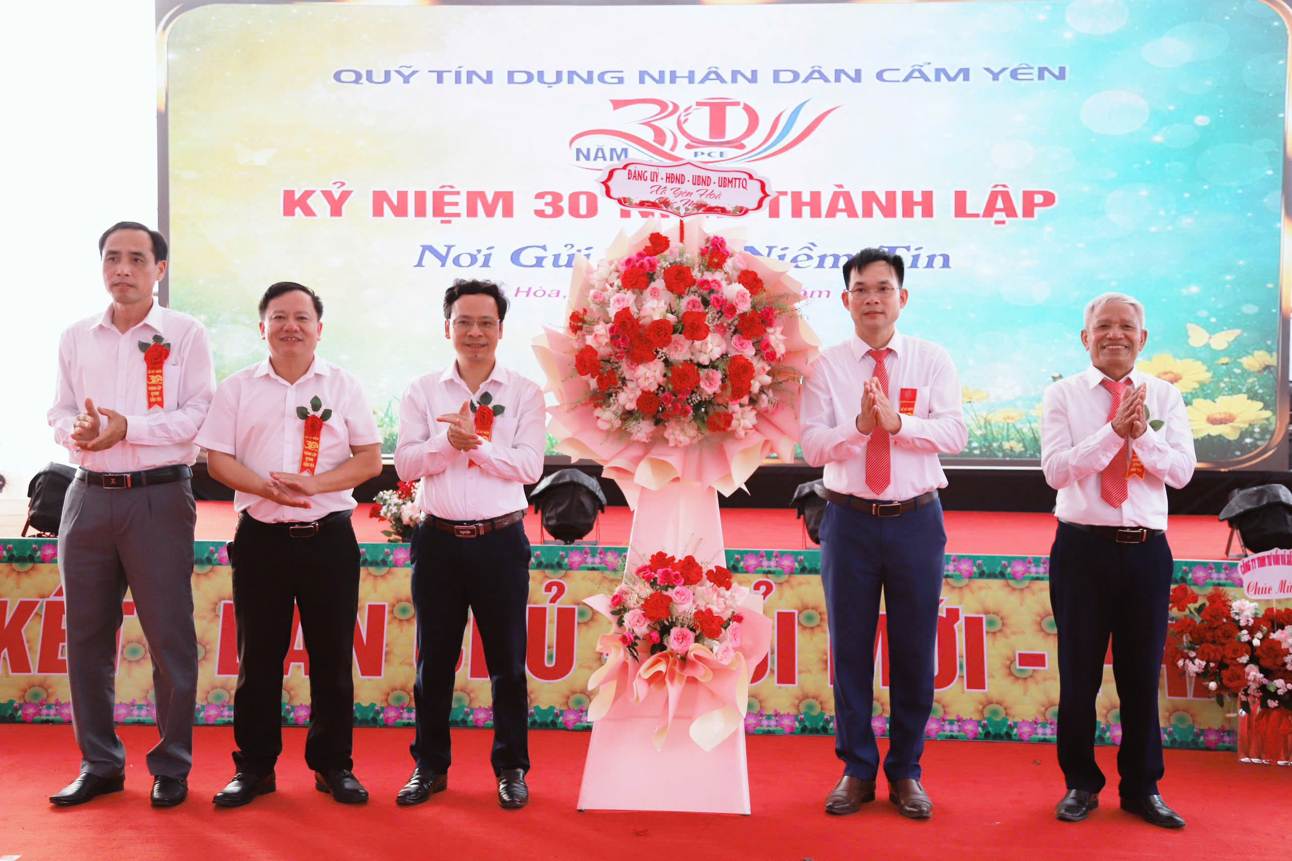 Quỹ tín dụng Nhân dân Cẩm Yên tổ chức đại hội thường niên và kỷ niệm 30 năm thành lập