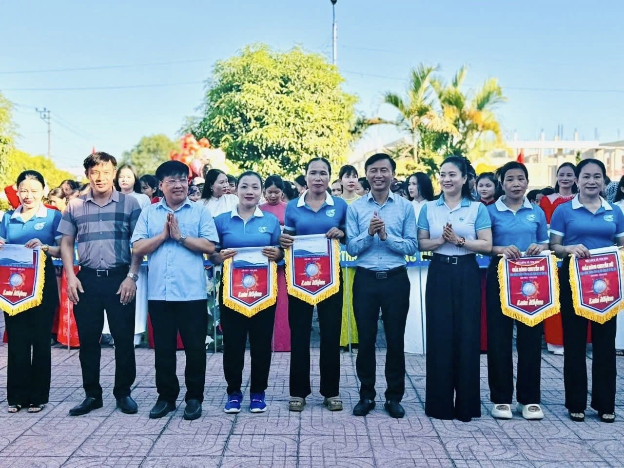 Khai mạc Giải bóng chuyền Nữ chào mừng thành công Đại hội đảng bộ xã Yên Hòa lần thứ nhất nhiệm kỳ 2025-2030
