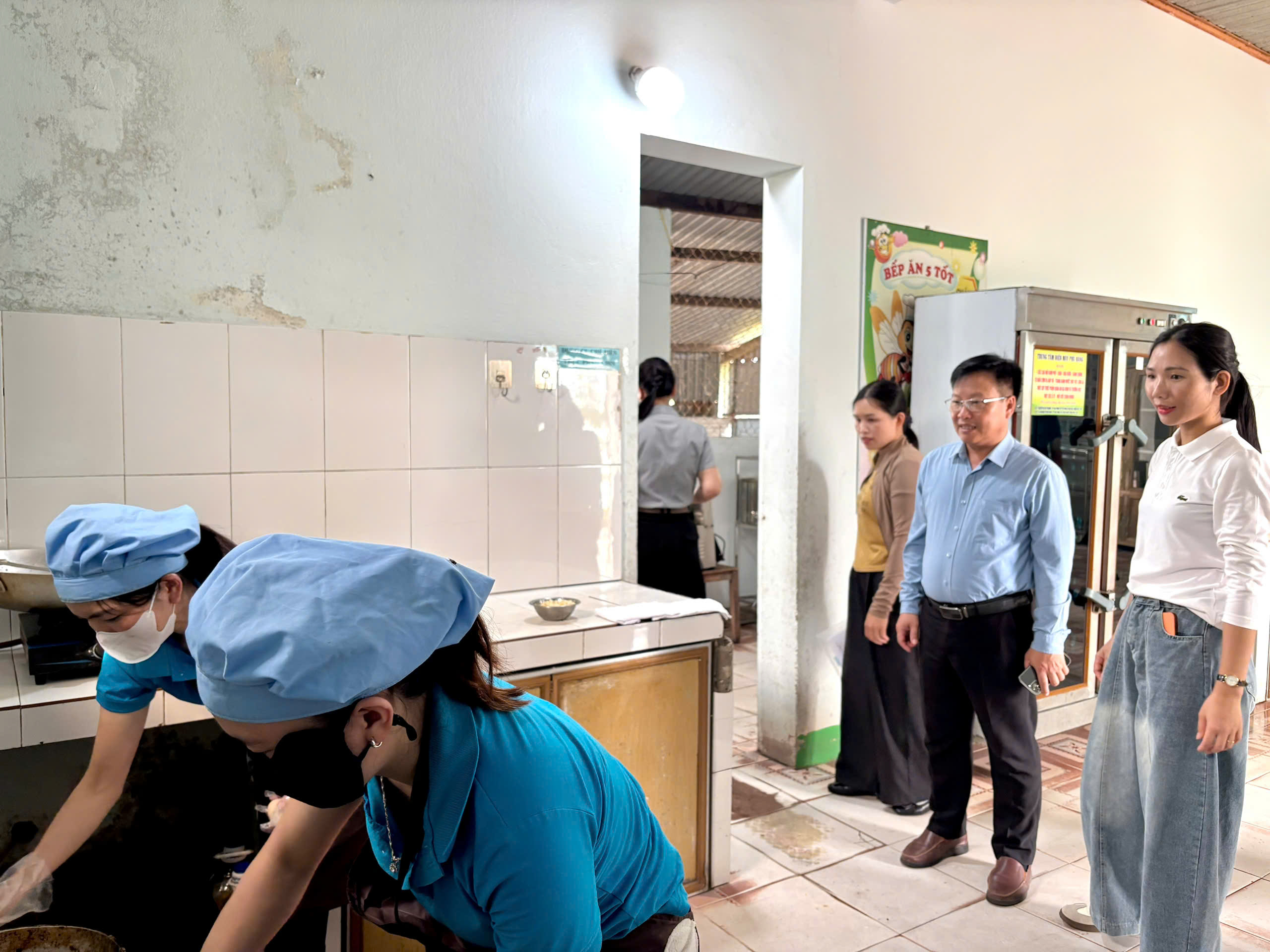 Xã Yên Hòa tăng cường kiểm tra an toàn thực phẩm trong “tháng hành động vì an toàn thực phẩm” năm 2026