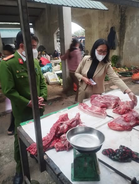 Xã Yên Hoà tăng cường kiểm tra liên ngành về giết mổ, kinh doanh thịt động vật dịp Tết Nguyên Đán
