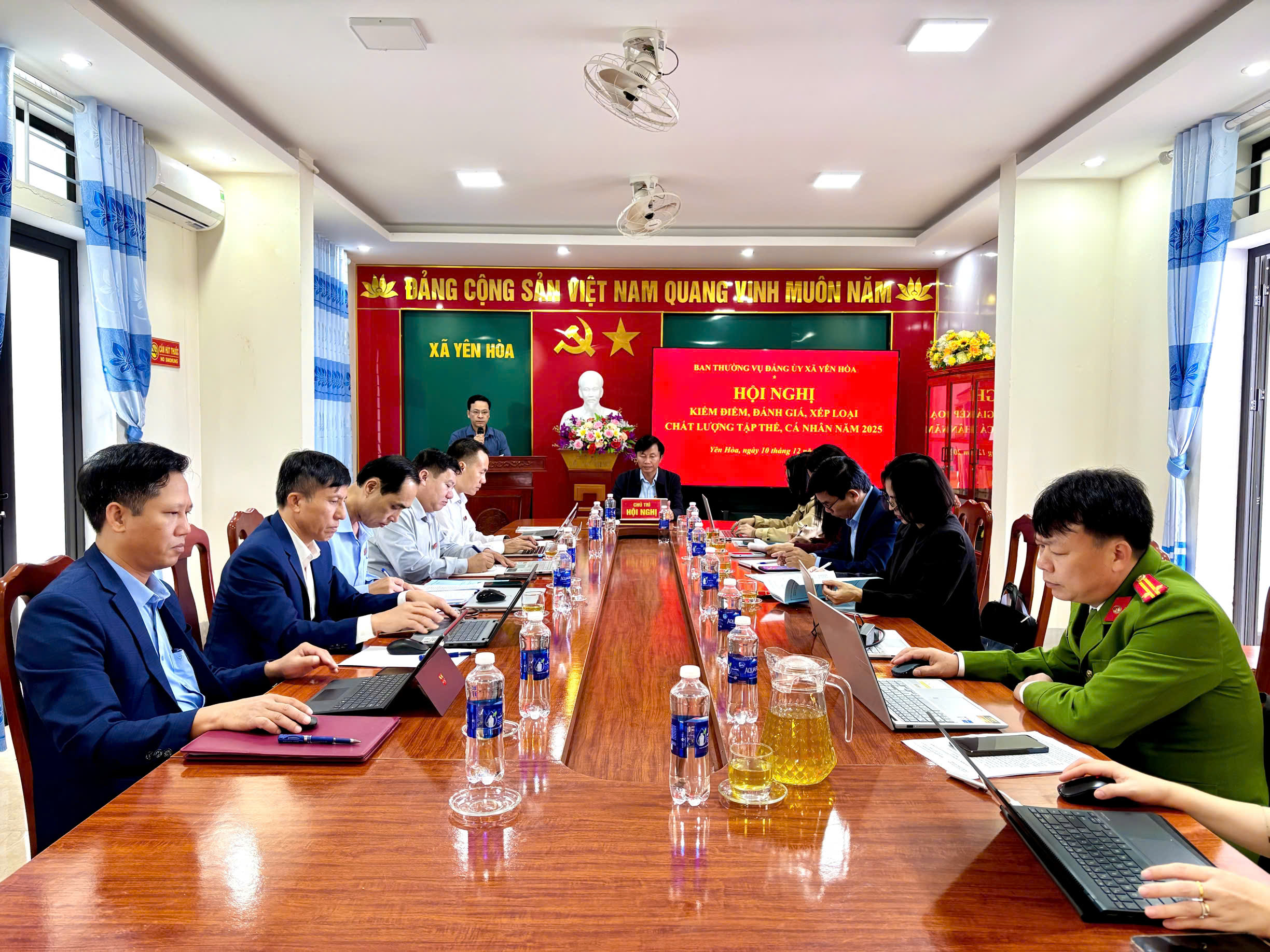 Ban Thường vụ Đảng ủy xã Yên Hòa kiểm điểm tập thể, cá nhân năm 2025