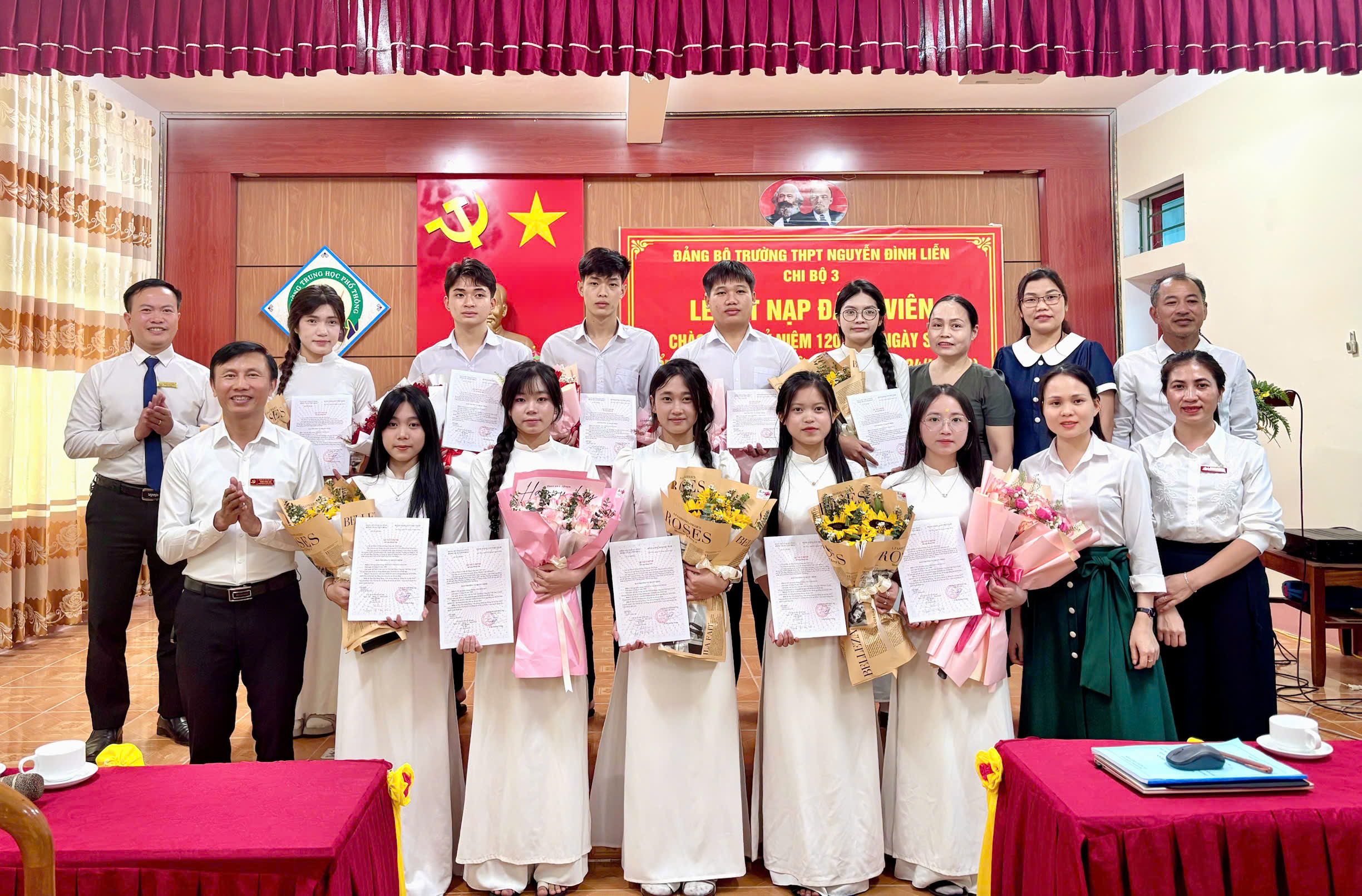 Xã Yên Hoà chú trọng phát triển nguồn đảng viên trẻ trong trường học