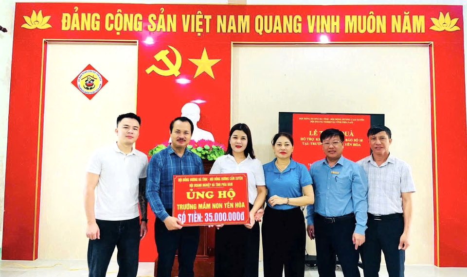 Yên Hòa: Ấm tình đồng hương, chung tay khắc phục hậu quả bão số 10