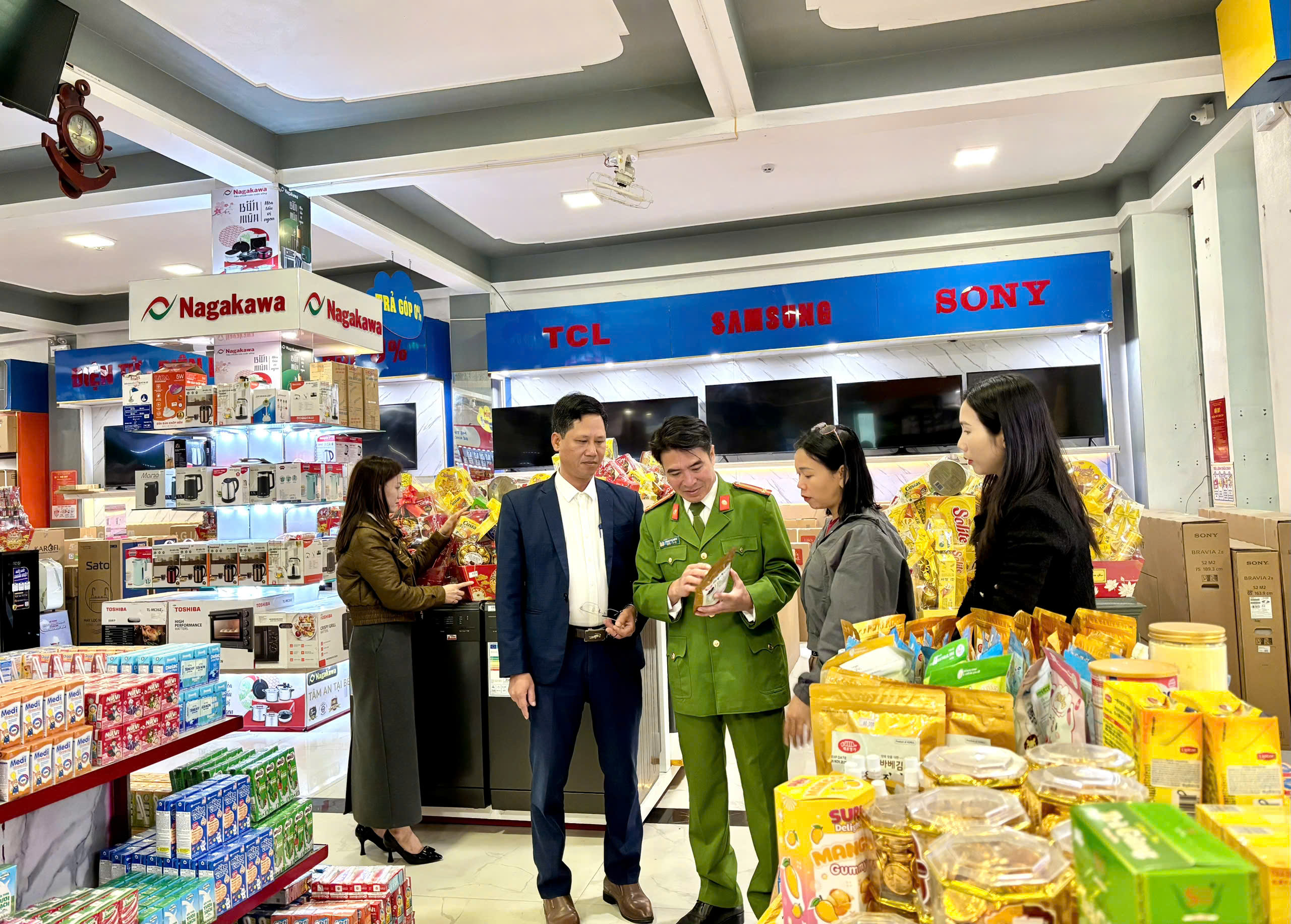 Xã Yên Hòa tăng cường kiểm tra An toàn thực phẩm trên địa bàn