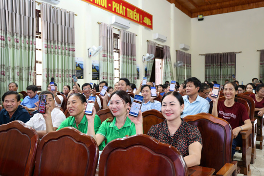 Tin truyền hình: 200 người dân xã yên Hòa tham gia tập huấn kỹ năng chuyển đổi số