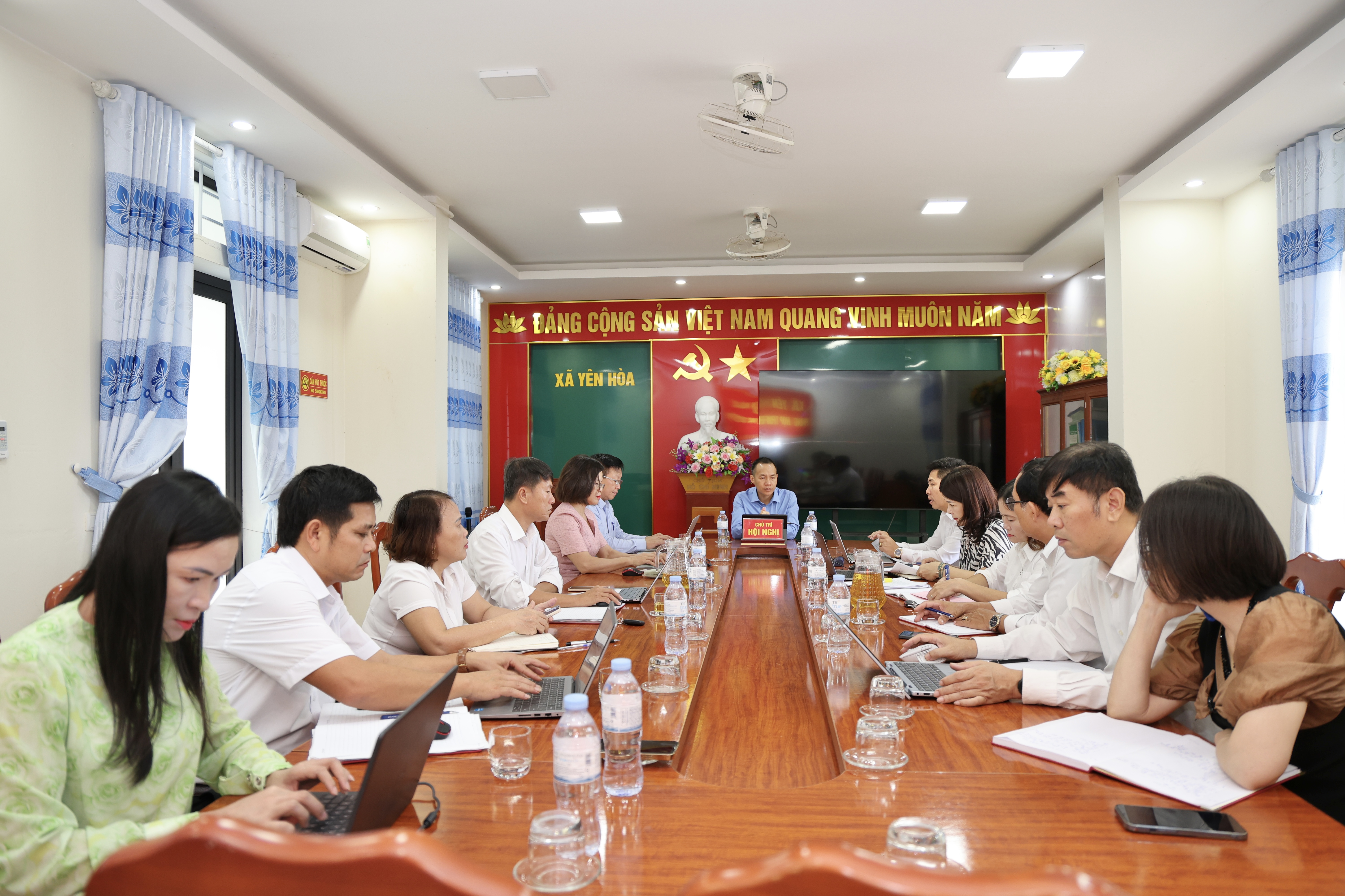 Yên Hòa tổ chức làm việc với Ban Giám hiệu các trường sau sáp nhập