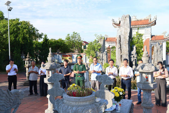 Yên Hòa dâng hương tưởng niệm các Anh hùng liệt sĩ nhân kỷ niệm Quốc khánh 2/9