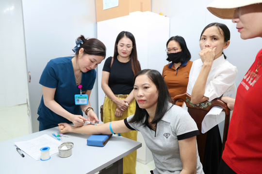 Xã Yên Hoà tổ chức khám sức khỏe định kỳ cho đội ngũ cán bộ khối đảng, chính quyền, MTTQ và các đoàn thể