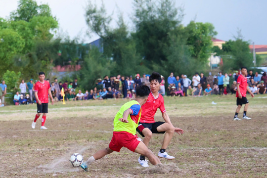 Trung Dương xuất sắc ghi tên vào Chung kết Giải bóng đá nam xã Yên Hoà năm 2026