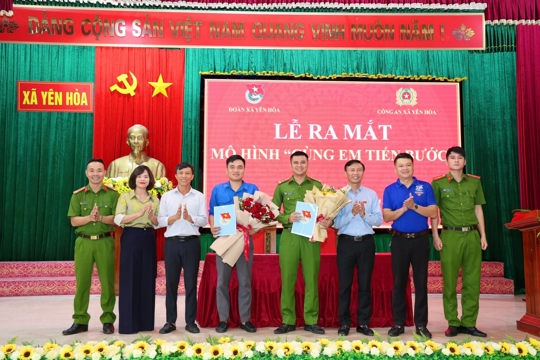 Yên Hòa ra mắt mô hình "Cùng em tiến bước" 