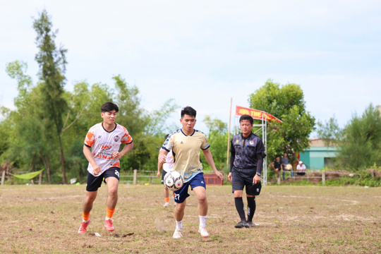 Bắc Thành giành vé đầu tiên vào trận Chung kết Giải bóng đá nam xã Yên Hòa năm 2026