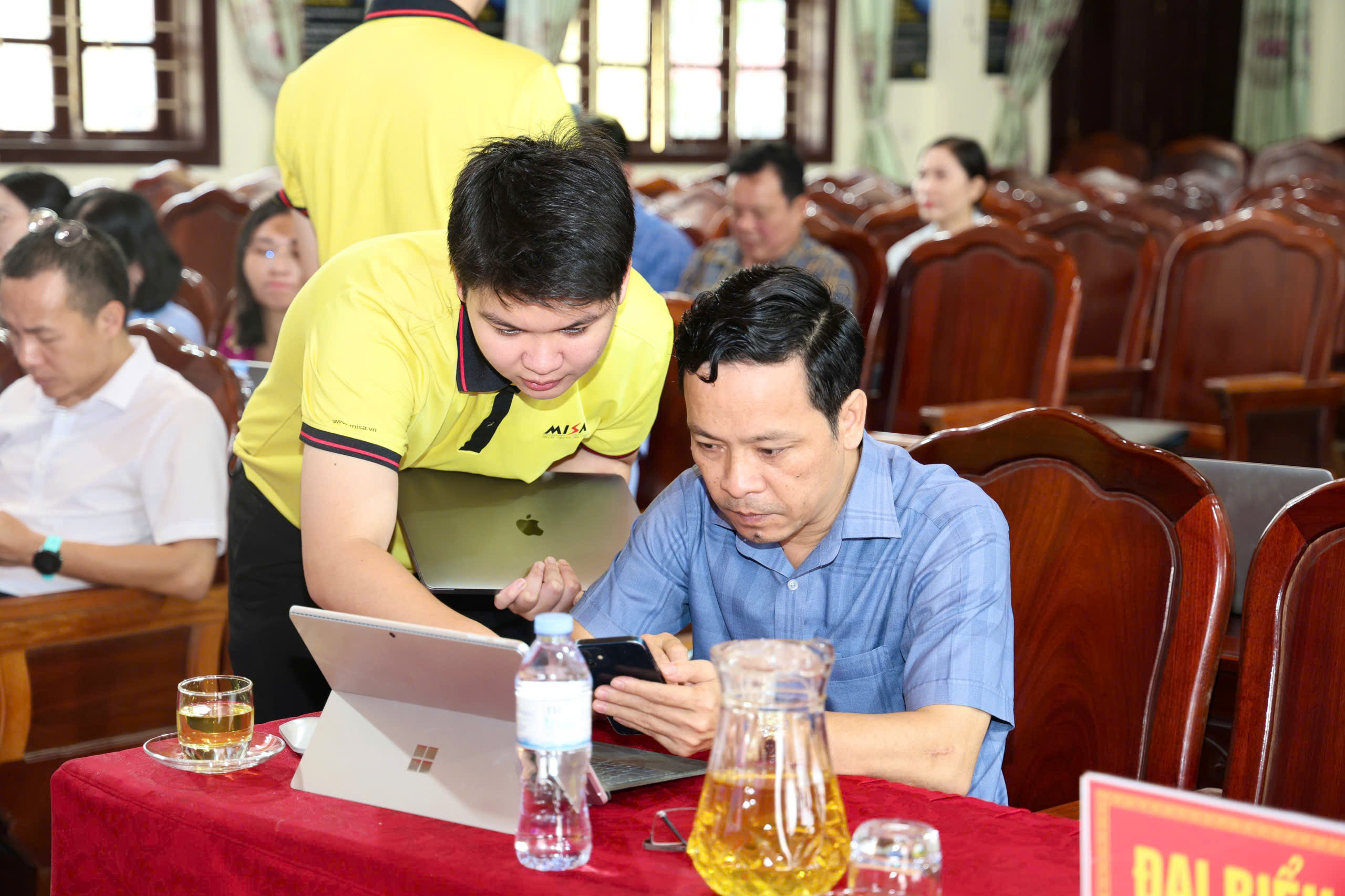 Xã Yên Hòa tổ chức tập huấn “Đẩy mạnh ứng dụng khoa học công nghệ trong đổi mới sáng tạo và chuyển đổi số để nâng cao chất lượng phục vụ nhân dân”
