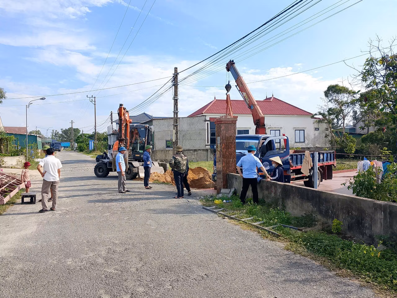 Nhân dân thôn Bắc Hòa đồng thuận hiến đất, tài sản mở rộng đường giao thông