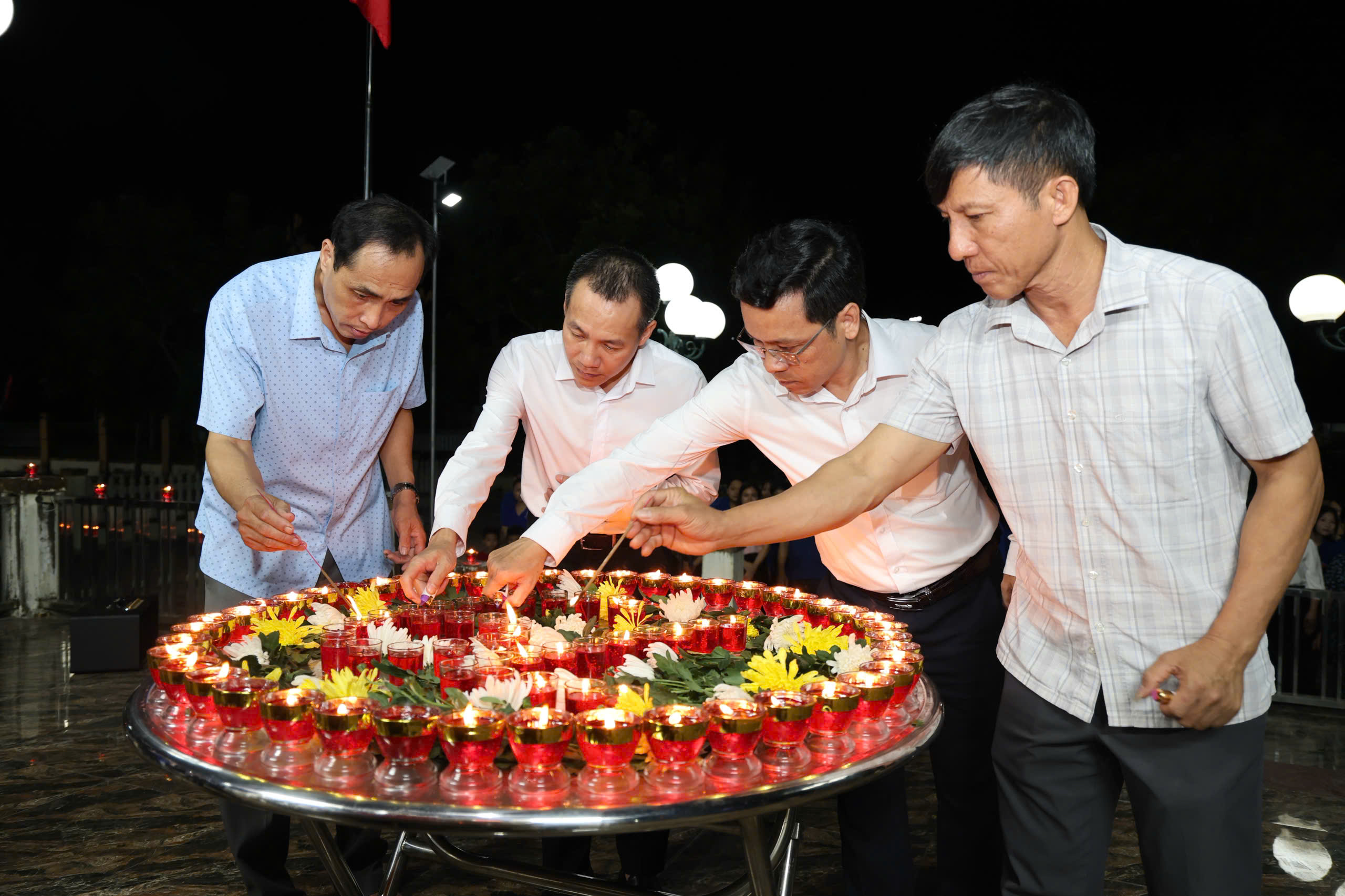 Video: Yên Hòa thắp nến tri ân - đời đời nhớ ơn các anh hùng liệt sỹ