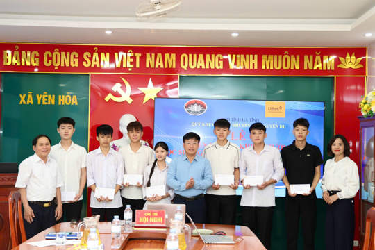 Yên Hòa tuyên dương, khen thưởng học sinh giỏi và học sinh đạt điểm cao trong kỳ thi đại học năm 2026