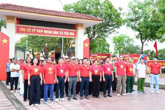 Xã Yên Hoà tổ chức chương trình “Cùng Việt Nam tiến bước” - 10 tỷ bước xanh - Vì Việt Nam vững bền 