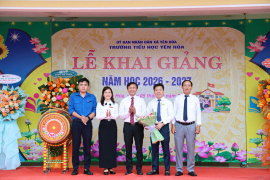 Trường Tiểu học Yên Hòa rộn ràng ngày hội khai trường