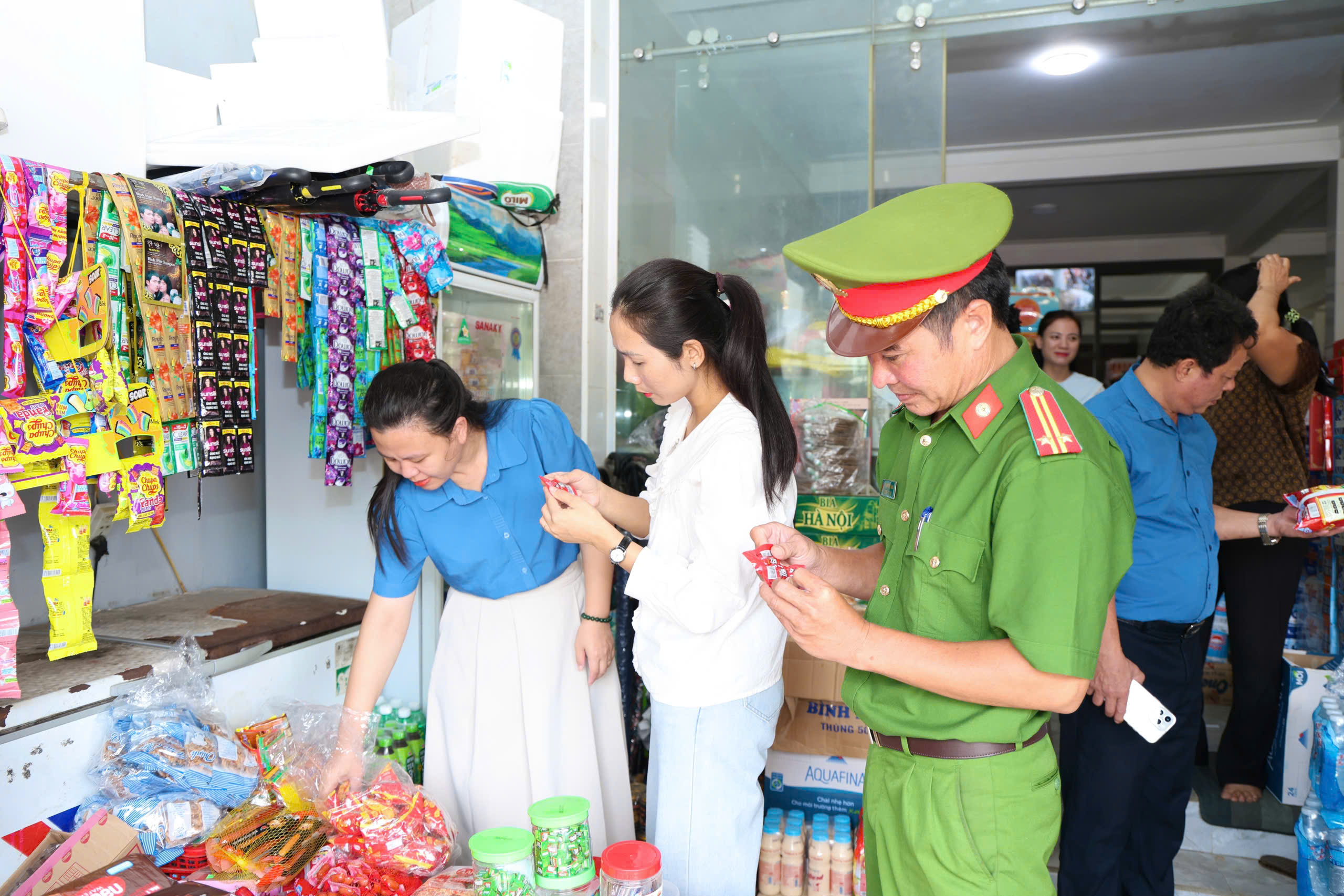 Tin truyền hình: Xã Yên Hòa kiểm tra an toàn thực phẩm dịp Tết Trung thu 2026