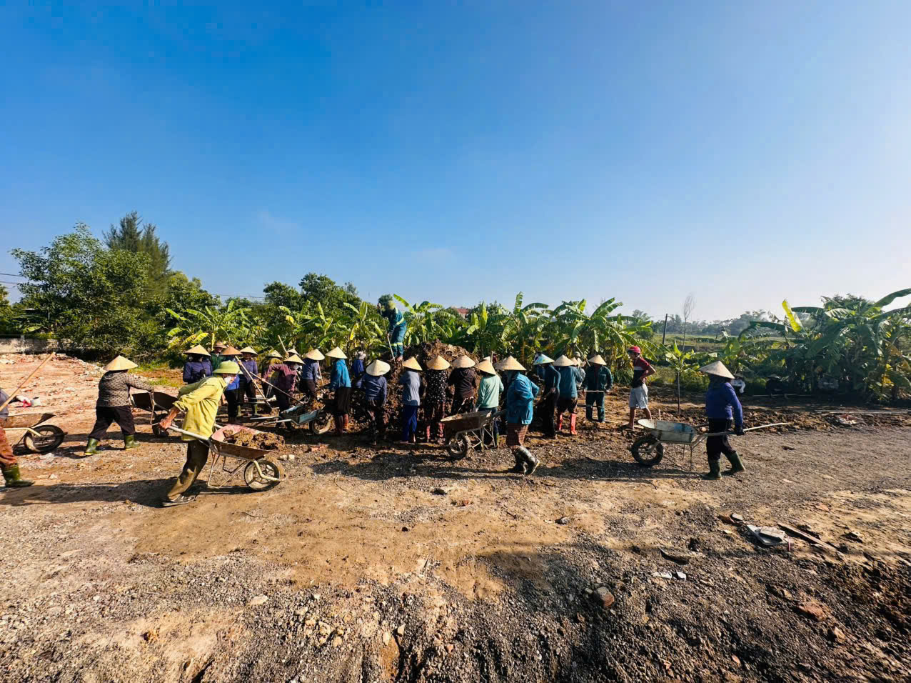 Nhân dân xã Yên Hòa sôi nổi các hoạt động hướng về ngày hội bầu cử Trưởng thôn nhiệm kỳ 2026 - 2031