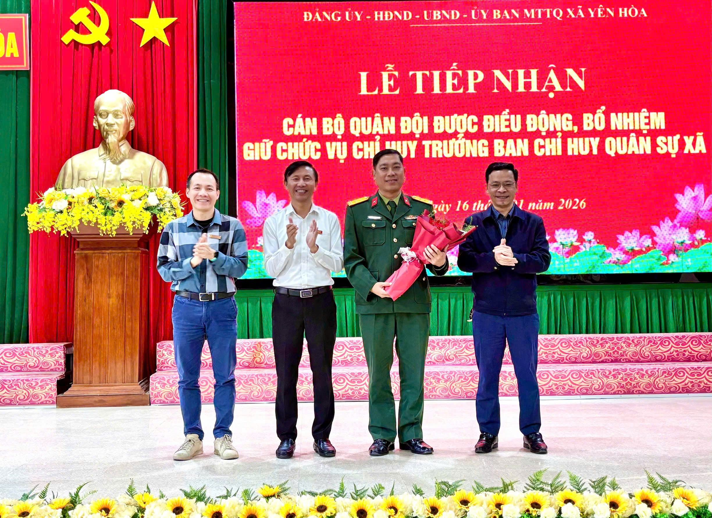 Đồng chí Trung tá Trần Mạnh Hùng giữ chức Chỉ huy trưởng Ban CHQS xã Yên Hòa 