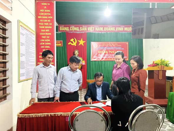 Xã Yên Hòa chi trả quà tết của Đảng và Nhà nước đến giần 1.500 đối tượng 